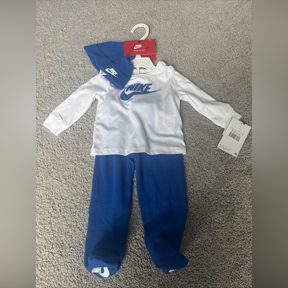 Nike 3 Piece Set-White w/Blue Logo-Size 9M